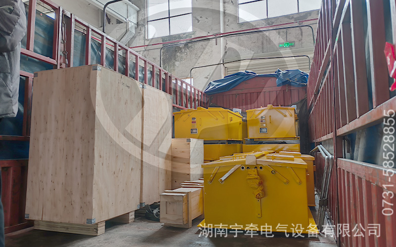 礦用蓄電池電機(jī)車出口海外 4.jpg