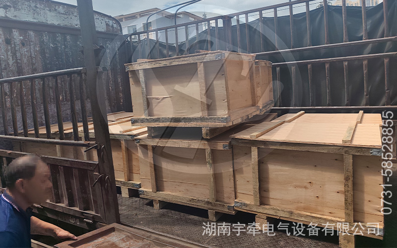 ZQ-21礦用直流牽引電機發(fā)貨 5.jpg