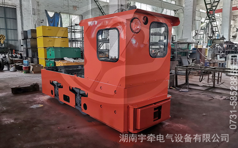 5噸防爆蓄電池電機(jī)車發(fā)貨 1.jpg